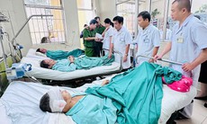 Trắng đêm cấp cứu, điều trị kịp thời cho nạn nhân trong vụ sạt lở đèo ở Khánh Hòa
