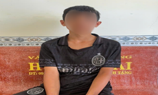 Thiếu niên 14 tuổi dùng hung khí dọa đánh bố dượng