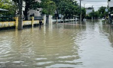 Nhiều nơi ở Khánh Hòa ngập sâu do mưa lớn