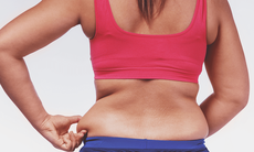 5 bài tập giúp giảm mỡ eo hiệu quả hơn plank nghiêng sau 45 tuổi