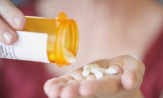 Phù chân do thuốc huyết áp, tiểu đường: Hiểu đúng để không hoang mang và sử dụng thuốc an toàn