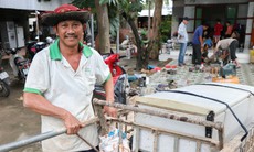 Thầy, trò chung tay giúp người dân 'hồi sinh' thiết bị điện sau lũ