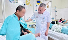 Y bác sĩ túc trực điều trị tốt nhất cho người dân bị ảnh hưởng mưa lũ