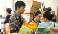 TPHCM mở thêm nhiều điểm tiếp nhận nhu yếu phẩm hỗ trợ đồng bào vùng lũ 