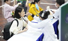 Khám sức khỏe, sàng lọc ung thư tiêu hóa cho hơn 1.000 người dân thành phố Cảng