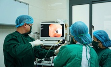 Hai bệnh nhân thoát nguy kịch nhờ gắp dị vật đường thở kịp thời