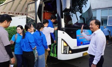 Gần 100 bác sĩ TPHCM mang theo 2.500 túi thuốc và các thiết bị y tế chi viện cho Đắk Lắk