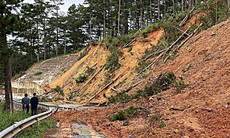 Hạ tầng giao thông 'tổn thương' ra sao sau mưa lũ?