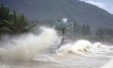 Bão số 15 có khả năng mạnh cấp 12, giật cấp 15, quần thảo trên Biển Đông