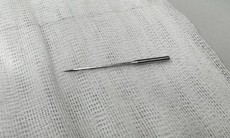 Bé trai 11 tuổi suýt mất mạng vì nuốt kim may đồ dài 4cm