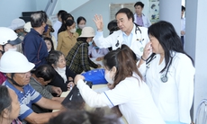 Thầy thuốc Bệnh viện Bạch Mai mang hỗ trợ y tế và sự sẻ chia đến với bà con Đắk Lắk
