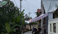 Nam sinh bị bạn đánh nguy kịch tính mạng, bố khóc nghẹn mong chờ phép màu đến với con