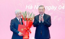 Tổng Bí thư trao quyết định chỉ định Phó Bí thư thường trực Đảng ủy Quốc hội