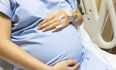 Mẹ bầu bị COVID-19, con có thể tăng nguy cơ mắc chứng tự kỷ