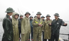 Huế cho học sinh nghỉ học, di dời nhiều hộ dân ứng phó bão số 13