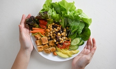 Chế độ dinh dưỡng hỗ trợ phòng bệnh không lây nhiễm cho người nhiễm HIV