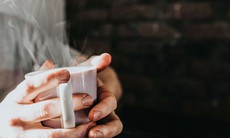 Nguy cơ bùng phát gout khi trời trở lạnh: 4 loại đồ uống hỗ trợ đào thải axit uric hiệu quả