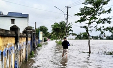 Hai anh em họ đuối nước thương tâm dưới cống