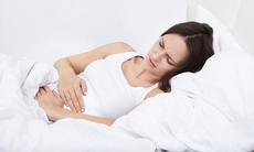 Cách xử trí đúng khi nghi ngờ mẹ bầu bị ngộ độc thực phẩm