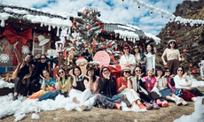 Thị trường mùa Noel giảm, nhiều hàng quán 'check-in' kích cầu