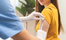 Phụ nữ từng quan hệ tình dục vẫn nên tiêm phòng HPV