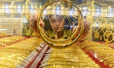 Giá vàng hôm nay ngày 11/12 biến động đủ các hướng