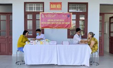 Hơn 300 thương bệnh binh và người có công được Vùng 5 Hải quân khám bệnh, cấp thuốc miễn phí