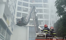 Nín thở xem cứu người mắc kẹt tầng cao trong vụ cháy giả định tại chung cư Hà Nội