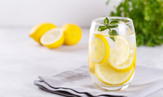 Uống nước chanh có chữa khỏi bệnh gout không?