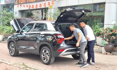 Đề xuất giảm 6 triệu tiền phí cấp biển ô tô: Người mua mừng, người bán đợi