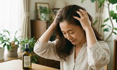 5 phút massage da đầu tại nhà giúp mọc tóc