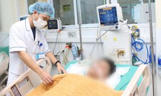 Giải rượu tại nhà bằng truyền dịch, nam thanh niên bị hôn mê