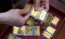 Giá vàng hôm nay ngày 31/12 tiếp đà giảm rất mạnh