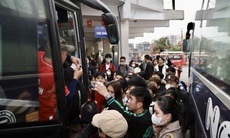 Không khí tại bến xe Hà Nội trước kỳ nghỉ Tết Dương lịch