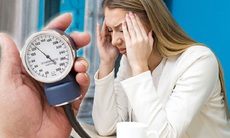 Bấm huyệt nào chữa huyết áp thấp?