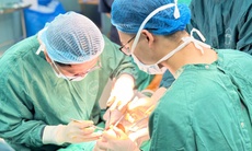 Bị chó cắn 1 năm, vết thương vẫn sùi loét, chảy dịch