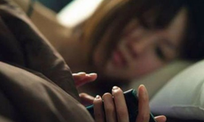 Chồng hụt hẫng, khó chịu khi phát hiện vợ lén lút xem phim sex: Chuyên gia tâm lý chỉ cách giải quyết
