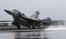 Tiêm kích Mirage 2000-5F của Pháp lần đầu bay trên bầu trời Ukraine