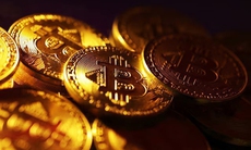 Giá Bitcoin giảm gần 6%