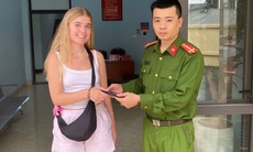 Nữ du khách New Zealand bất ngờ tìm lại được iPhone 15 bị mất ở Hồ Tây