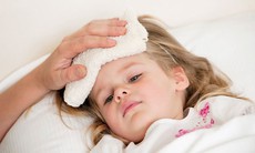 Biến chứng nguy hiểm của sốt siêu vi ở trẻ em
