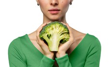 Quan niệm người bị u tuyến giáp phải tuyệt đối kiêng ăn rau họ cải, bác sĩ nói gì?