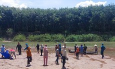 Nhậu xong, người đàn ông lội sang sông để bắt ốc rồi mất tích