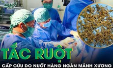 Nuốt nguyên con rắn luộc, người phụ nữ suýt mất mạng vì tắc ruột