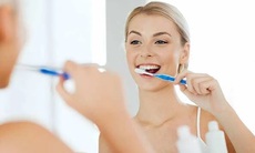 Chăm sóc răng miệng: Đánh răng thôi đã đủ chưa?