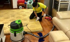 Dịch vụ vệ sinh nhà cửa 'cháy lịch' dịp nghỉ lễ: Nhộn nhịp từ sớm, giá cả linh hoạt