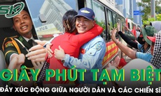 Người dân TPHCM bịn rịn chia tay những chiến sĩ diễu binh diễu hành, lưu luyến tiễn ra tận xe