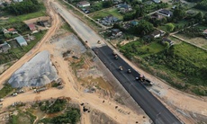 Trên đại công trường cao tốc Bắc - Nam qua Quảng Trị dịp nghỉ lễ