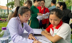 Người dân háo hức khám, tư vấn sức khỏe miễn phí tại Ngày Dinh dưỡng Cộng đồng Việt Nam lần 4