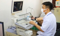 Bệnh viện Kiến An khám bệnh, cấp phát thuốc miễn phí và tặng quà cho người cao tuổi